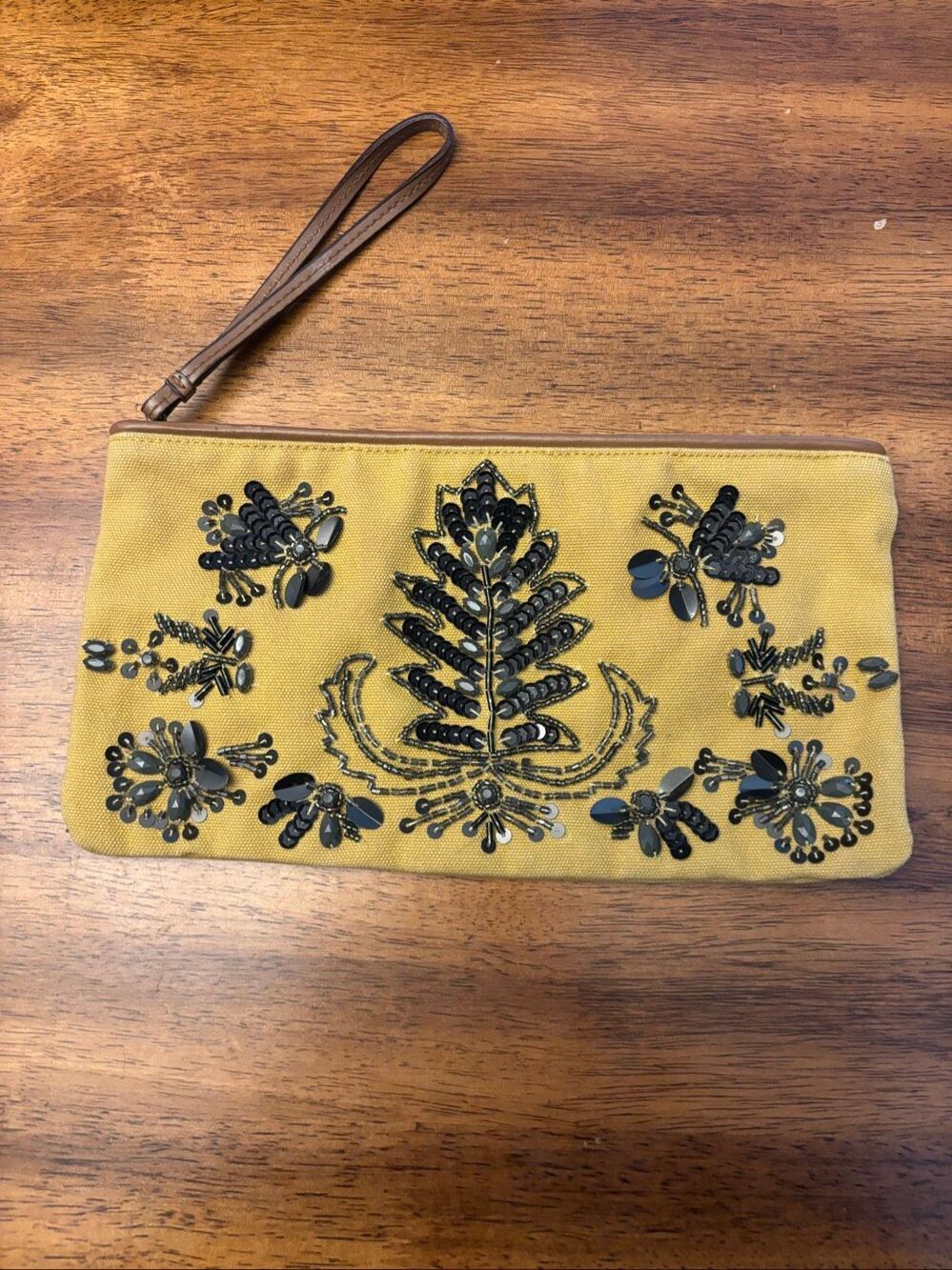 Loft wristlet
